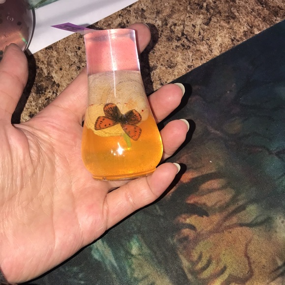 Epoxy Resin Mushroom 🍄 Stem with shell 🐚 & leaf 🦋 Decor by Me 💕 - Picture 4 of 5